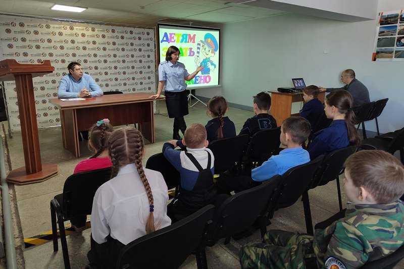 В городе Рубцовске сотрудники Госавтоинспекции приняли участие в мероприятии для юных участников дорожного движения
