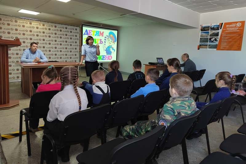 В городе Рубцовске сотрудники Госавтоинспекции приняли участие в мероприятии для юных участников дорожного движения